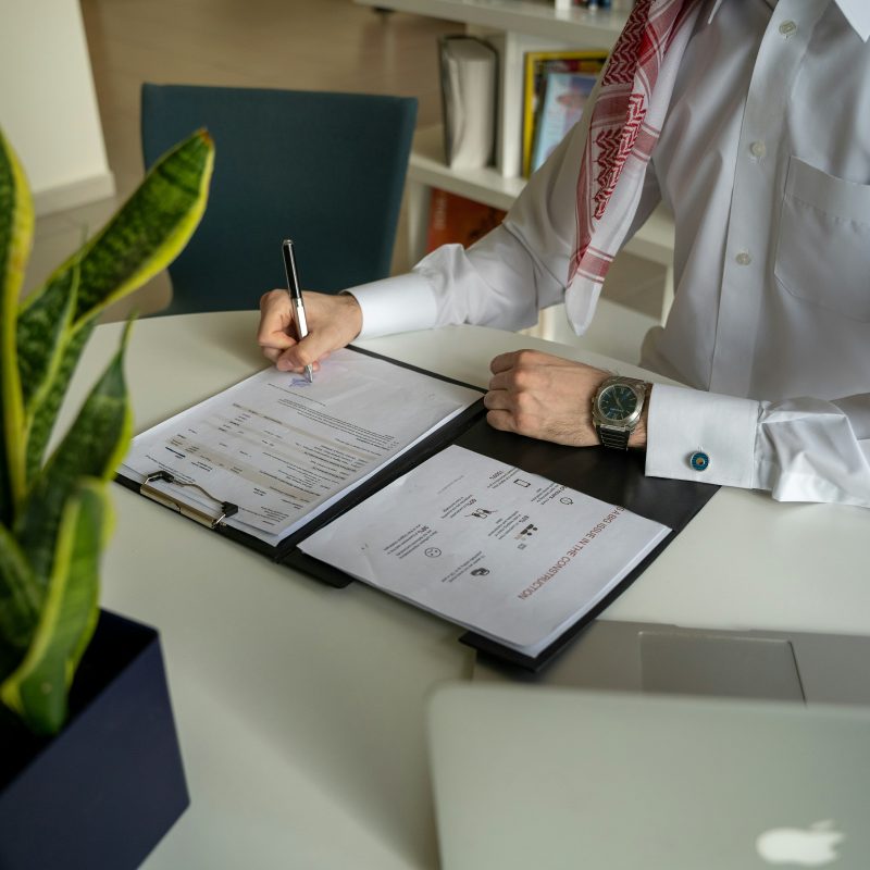 key legal considerations healthcare staffing contracts